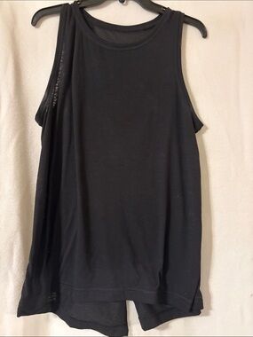 💫 Classic Black Women's Muscle Tank - Lightweight Everyday Layer